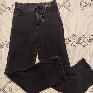 COPY - Express Straight Super High Rise Jean - Black - 4